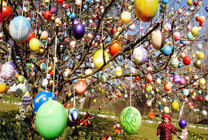 Easter-Eggs-Tree